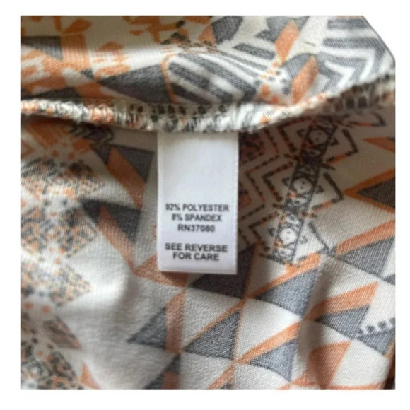 Cato’s Abstract Multicolor Short Sleeve Tunic Blouse Women’s Small - Picture 9 of 9